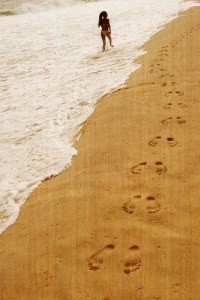 footprints-in-sand1